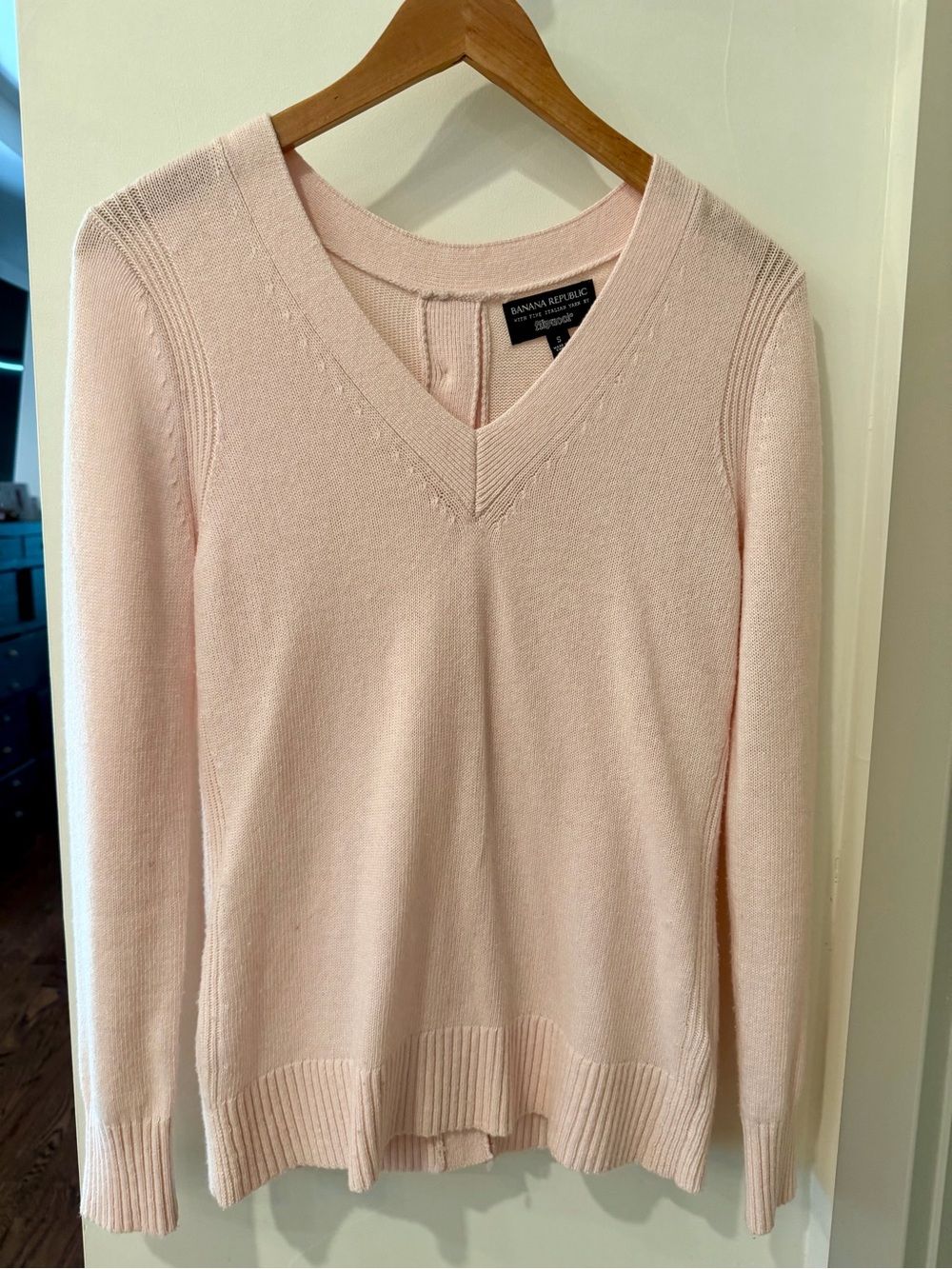 Banana Republic Women's Merino Wool and cashmere blend Sweater - Light Pink